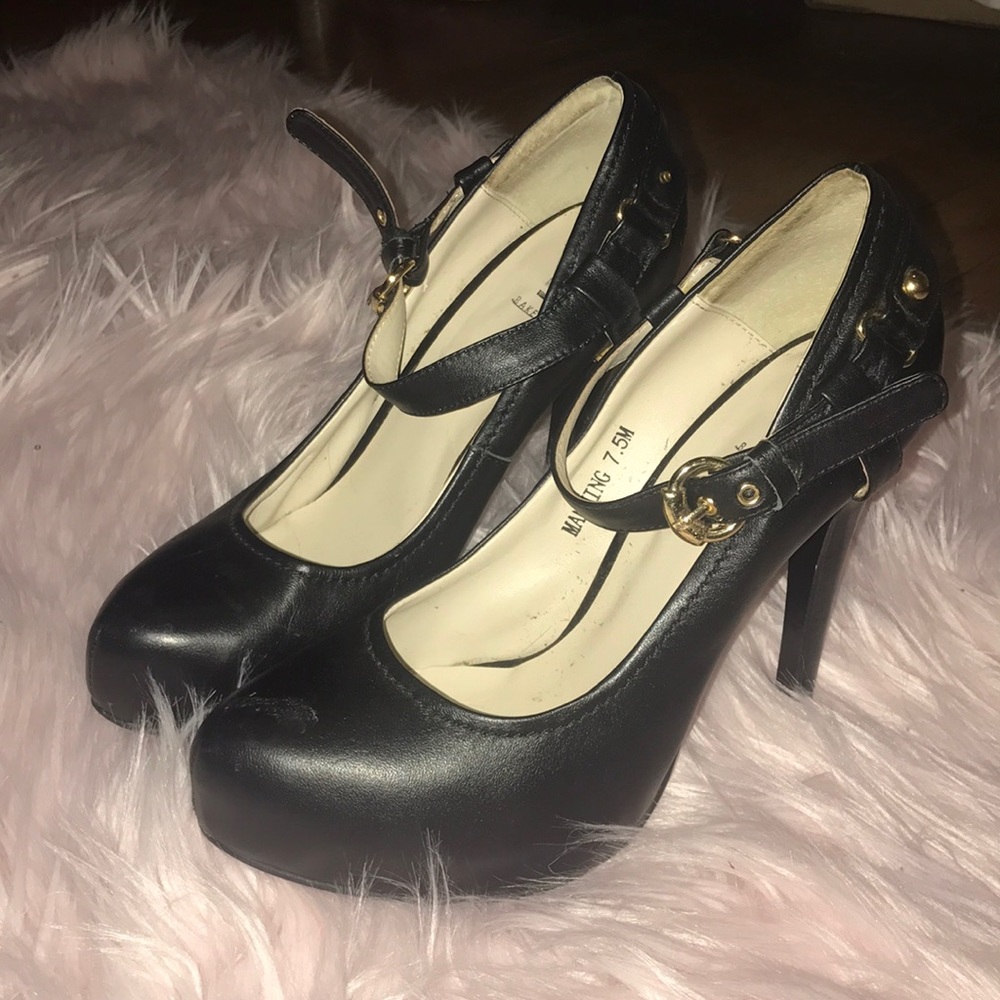 Maryjane pumps